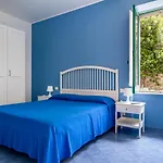 Blue Carlotta Daire