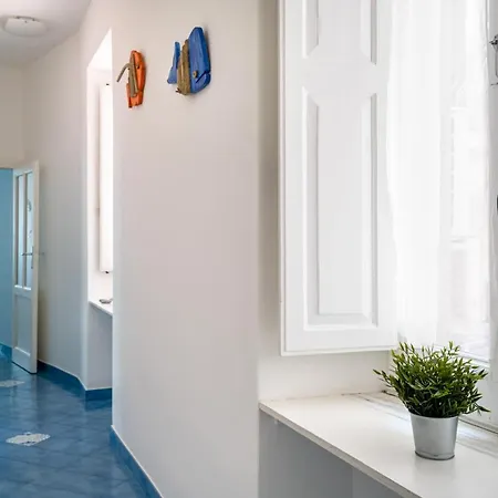 Apartment Blue Carlotta